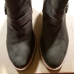 Kaari Blue Olive Green Sunny Booties